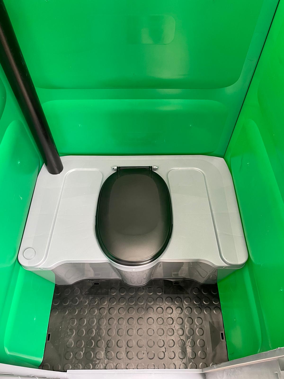 foto 20 Binnenkant mobiel toilet groen