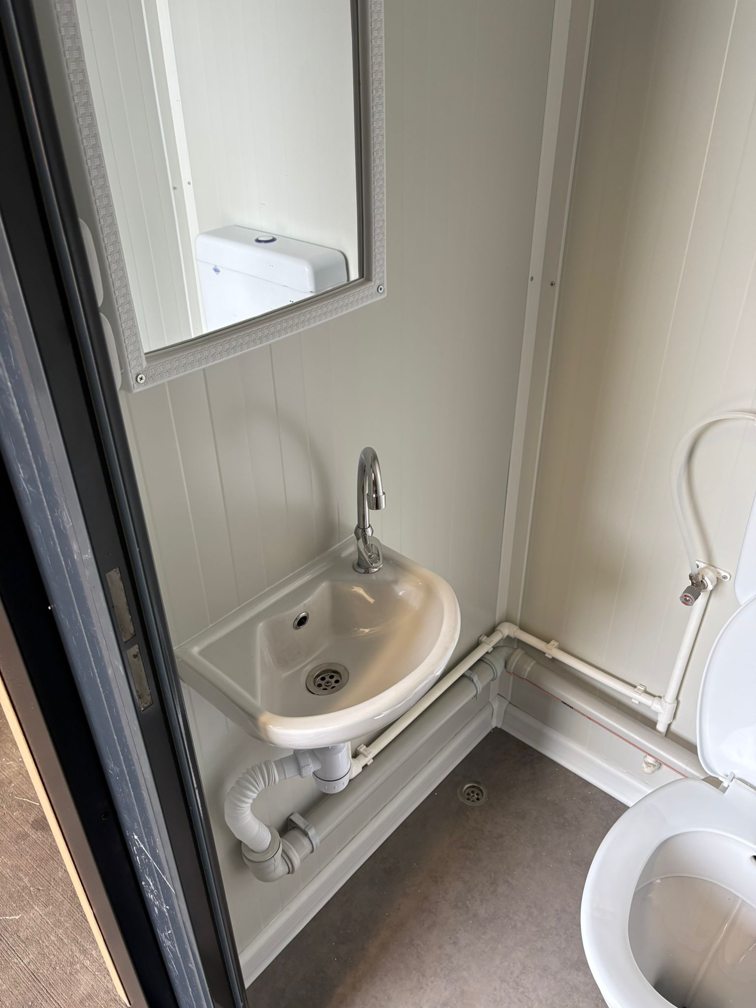 Binnenzijde toilet unit luxe Binnenzijde toilet unit luxe