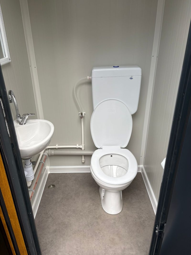 Toilet unit binnenkant