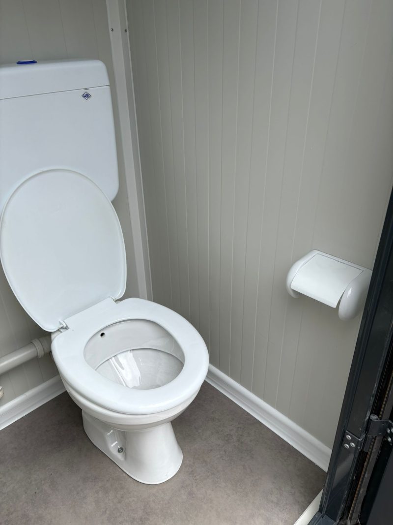 Binnenzijde toilet unit campingwood