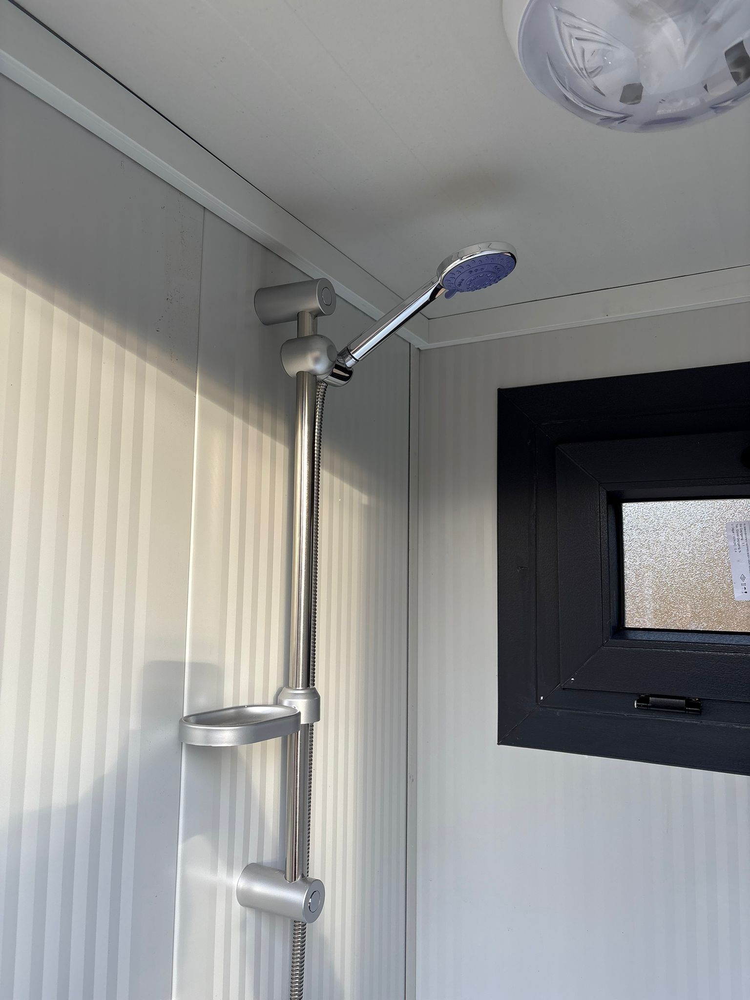 Douchekop toilet en douche unit Douchekop toilet + douche unit