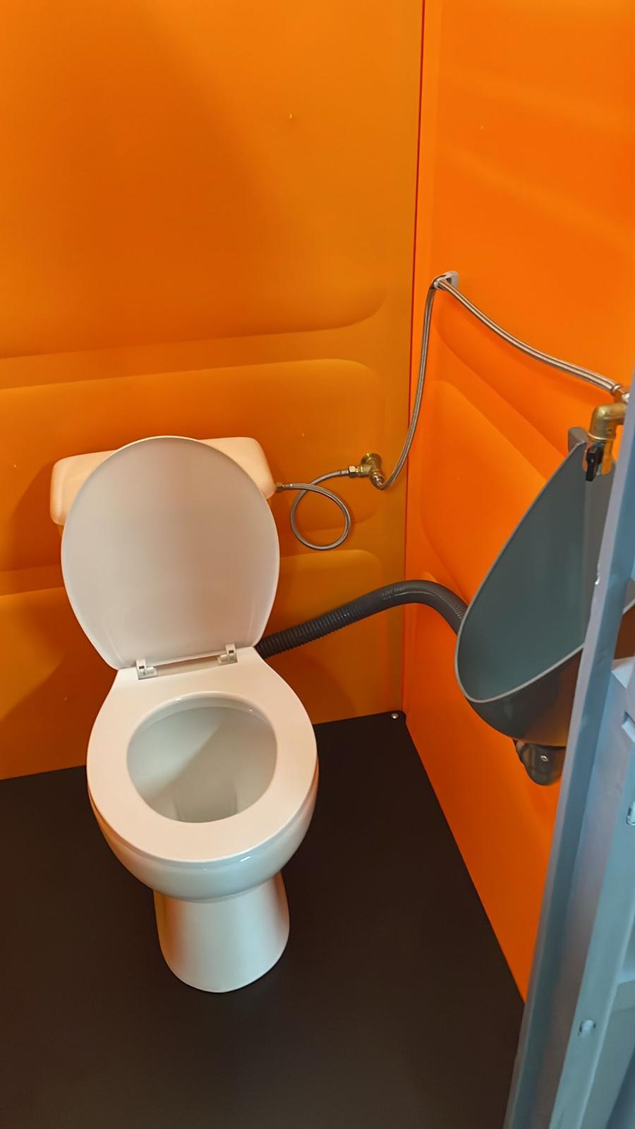 Urinoir unit binnenzijde Urinoir unit inclusief leidingwerk