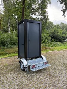 Voorkant van de toiletwagen
