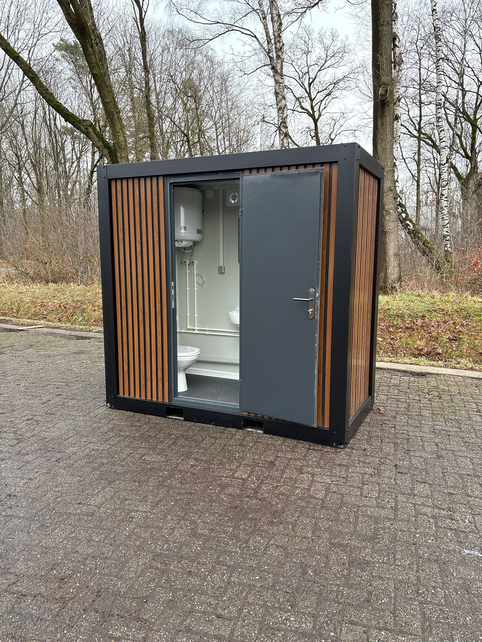 Badkamer met technische ruimte 27