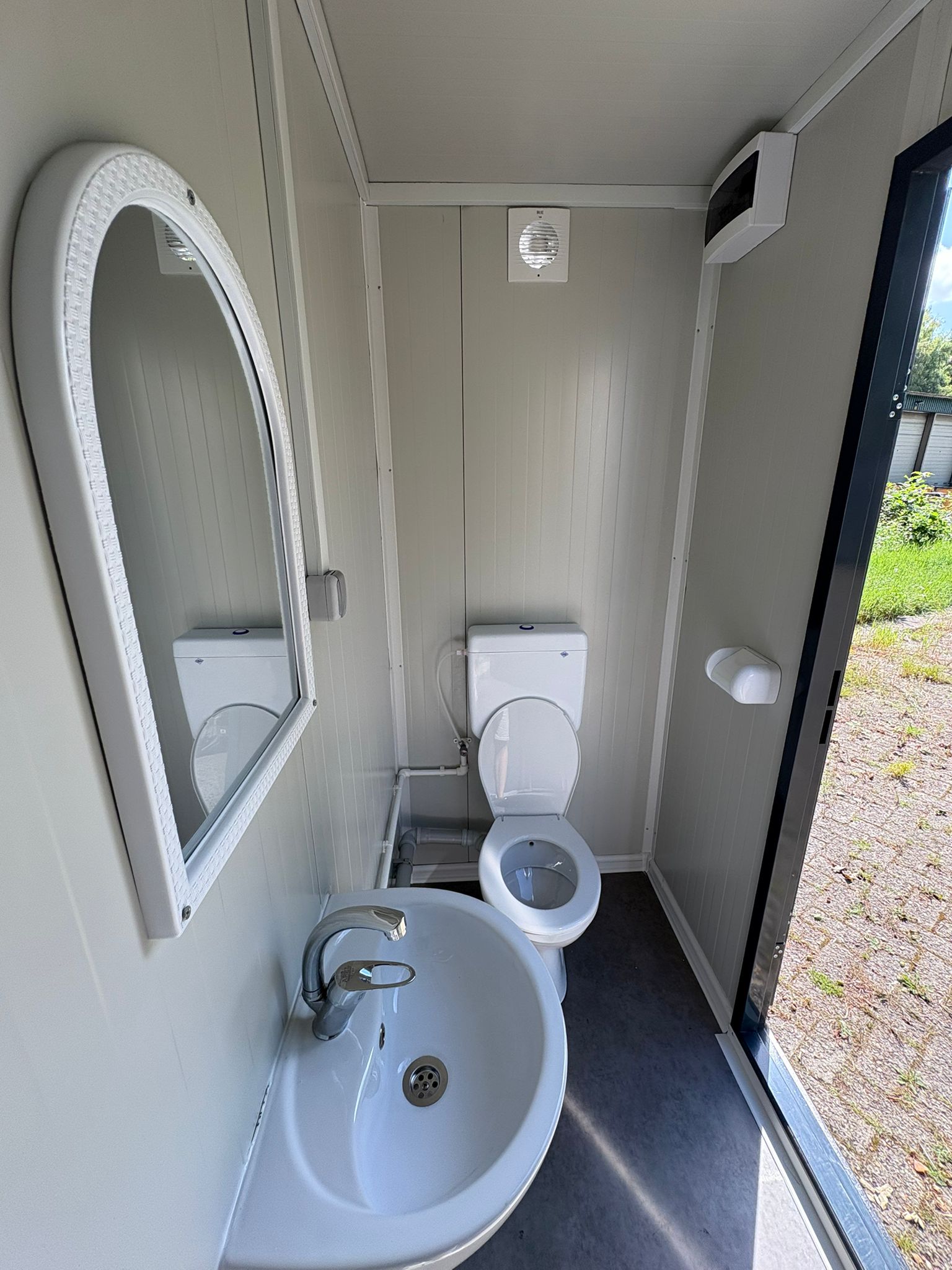 Binnenzijde badkamer unit 2 Het beste privé sanitair die speciaal ontwikkeld zijn voor campings