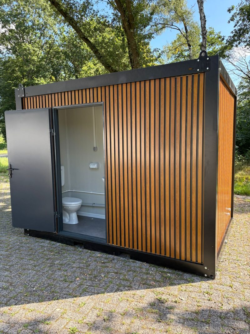 Buitenzijde badkamer unit 4