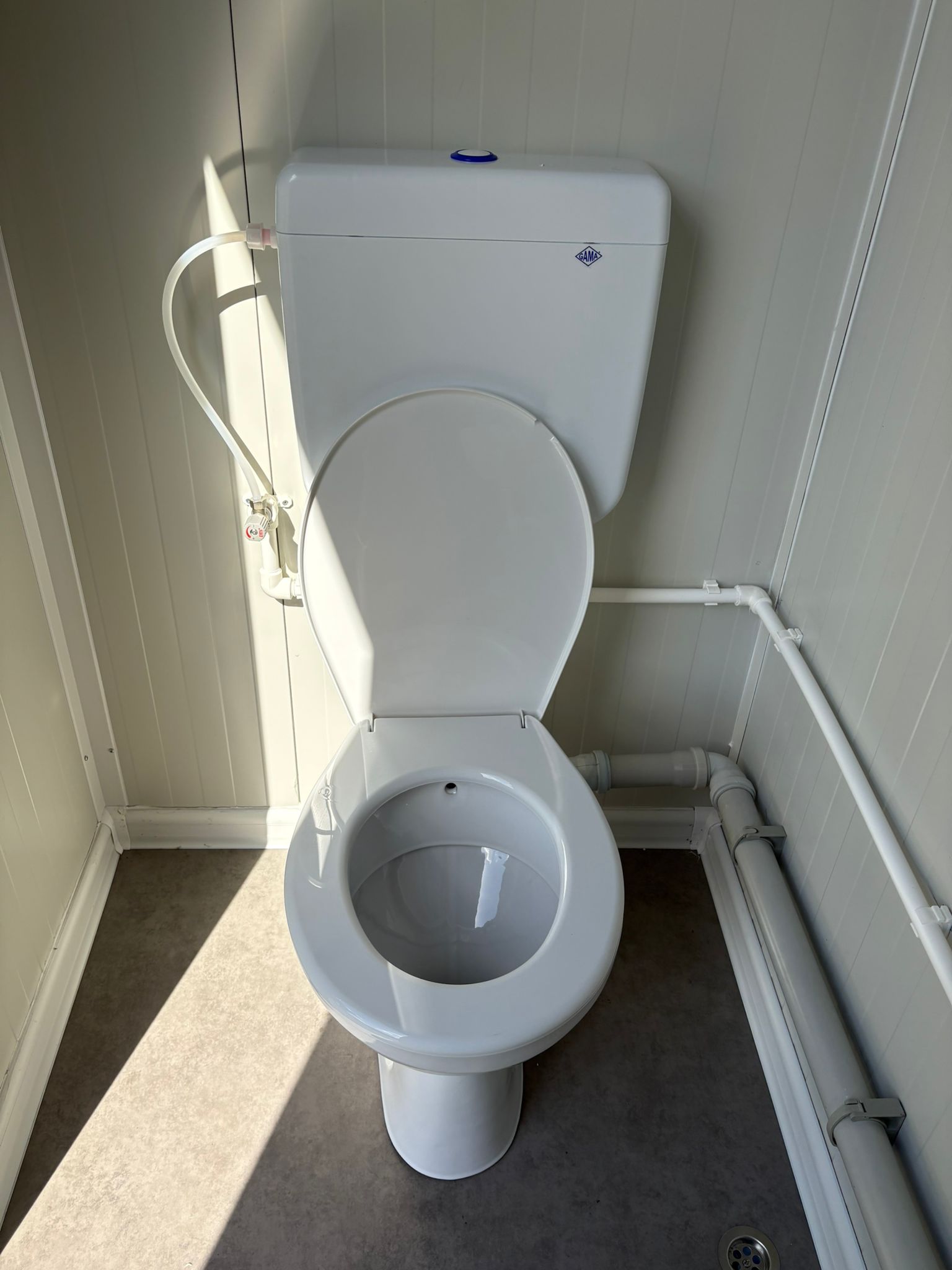 Toilet badkamer unit Toilet in een douche + toilet unit