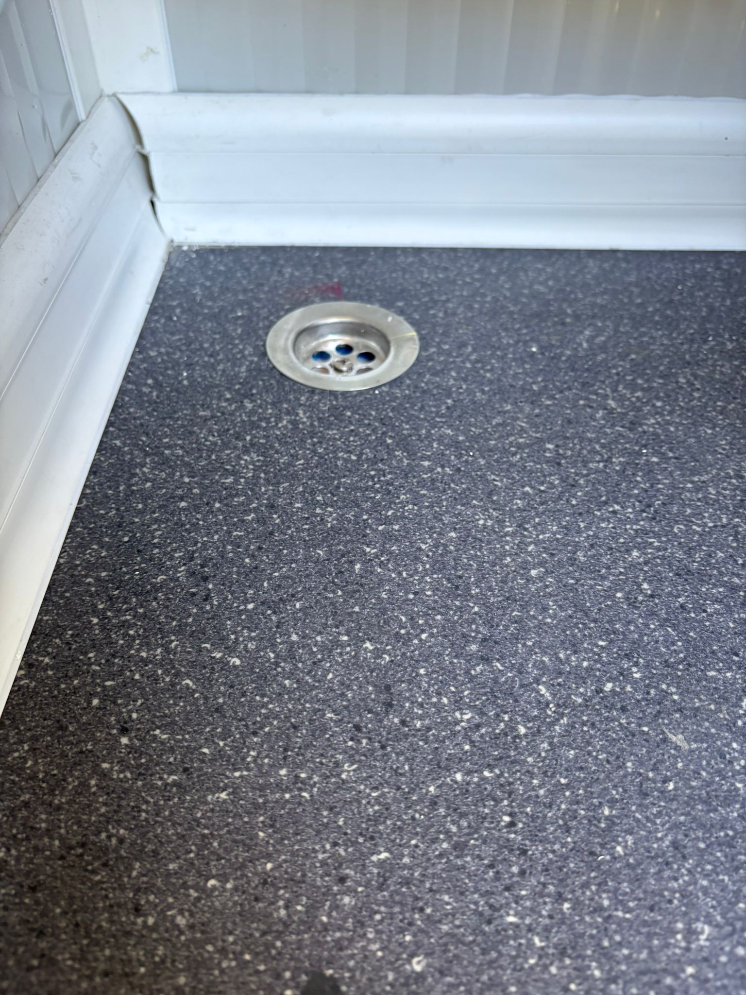 Vloerput van toilet unit luxe met raam Vloerput in toiletunit