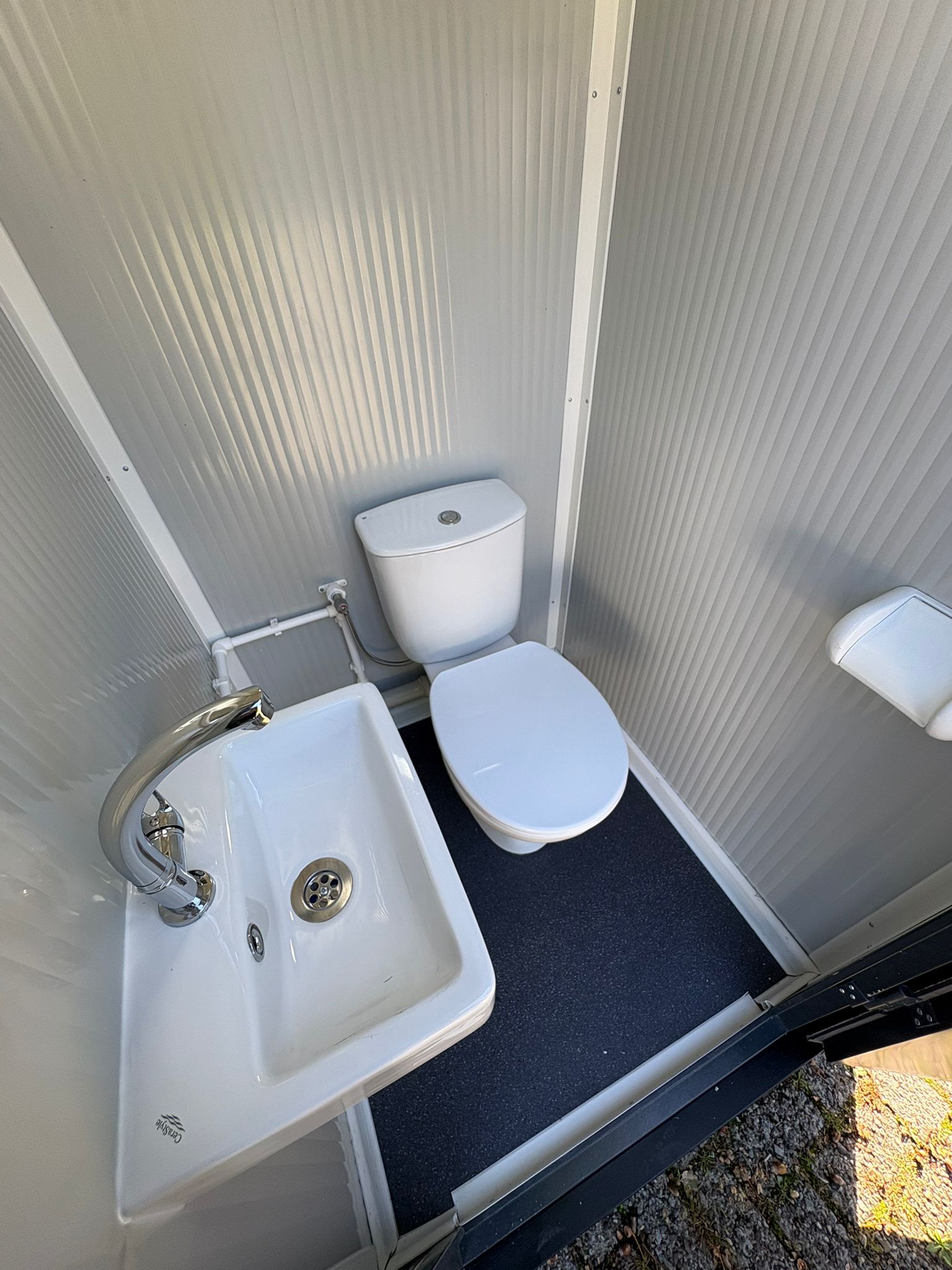 Binnenzijde toiletunit Toiletunit kopen bij MobielToiletKopen.nl