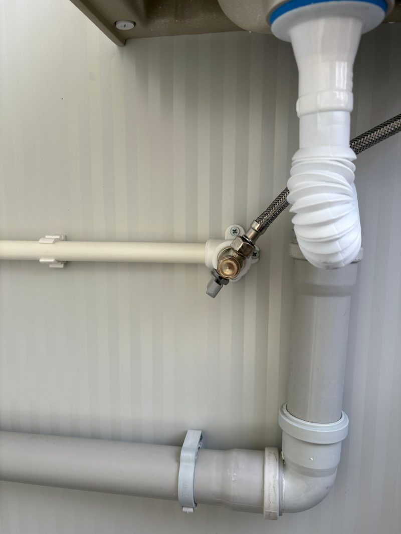 Fontein aansluiting urinoir toilet + urinoir unit