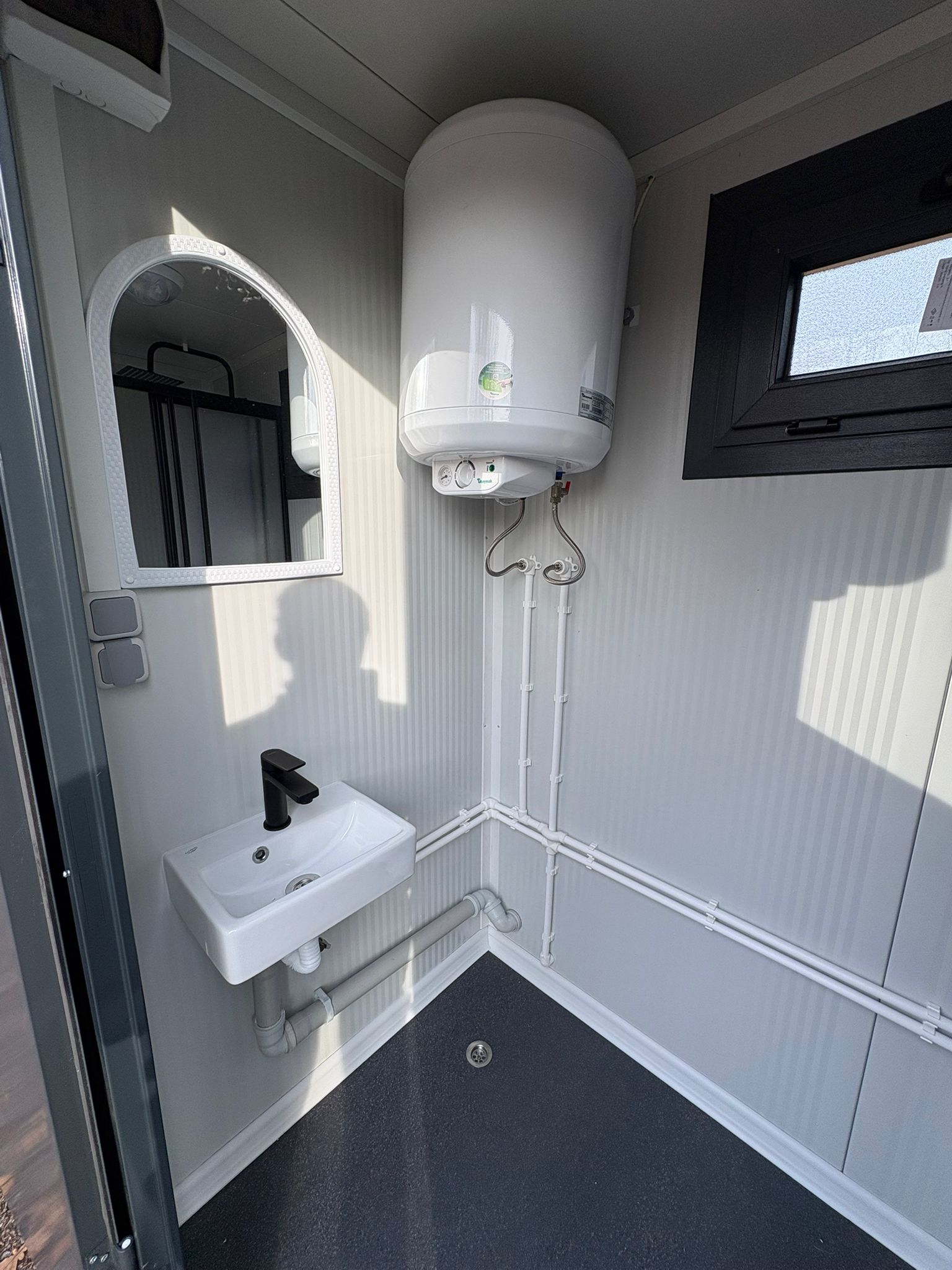 Overzicht 1 Douche unit met omkleedruimte Overzicht douche unit met omkleedruimte