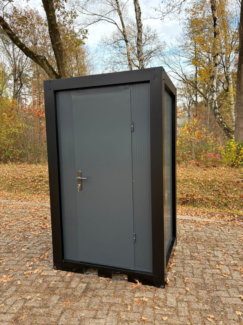 Single toilet unit met urinoir buitenzijde 2
