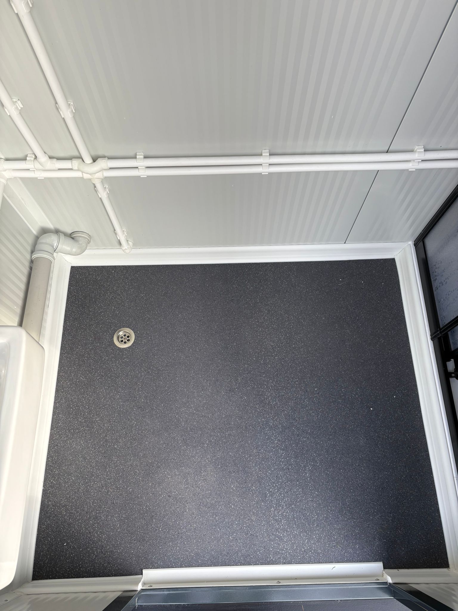 Vloer douche unit met omkleedruimte Vloer douche unit met omkleedruimte