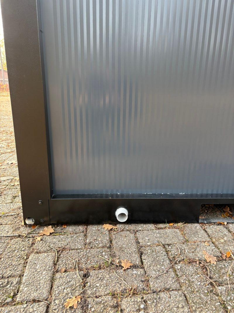 Vloerput afvoer douche unit met omkleedruimte
