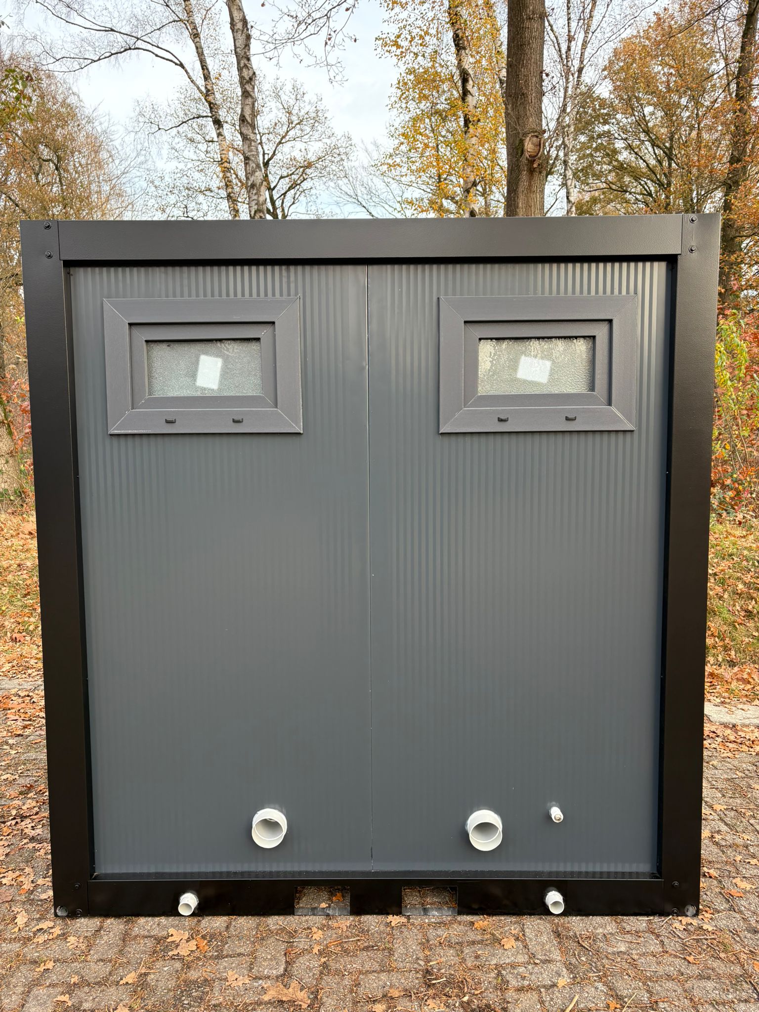 Achterzijde dubbel toilet unit Achterzijde Dubbel toilet unit