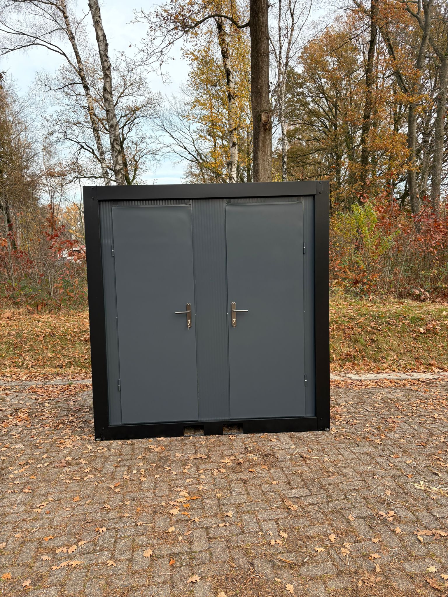 Deuren dicht voorzijde dubbel toilet unit 2 Voorzijde dichte deuren Dubbel toilet unit