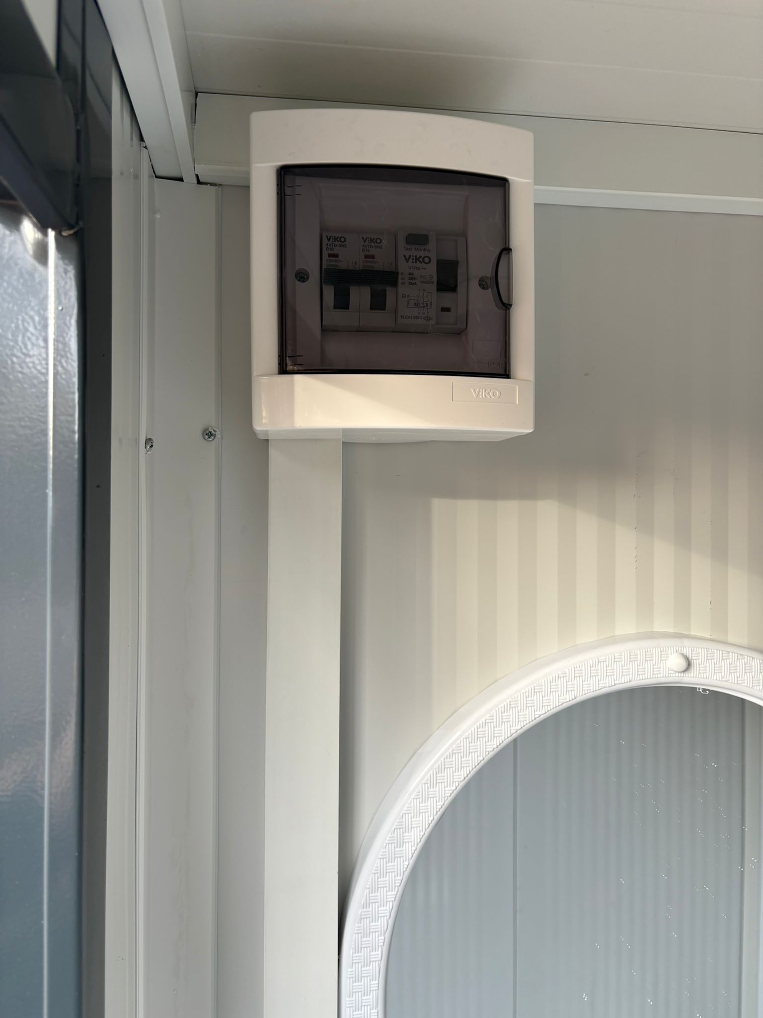 Groepenkast dubbel toilet unit Groepenkast Dubbel toilet unit