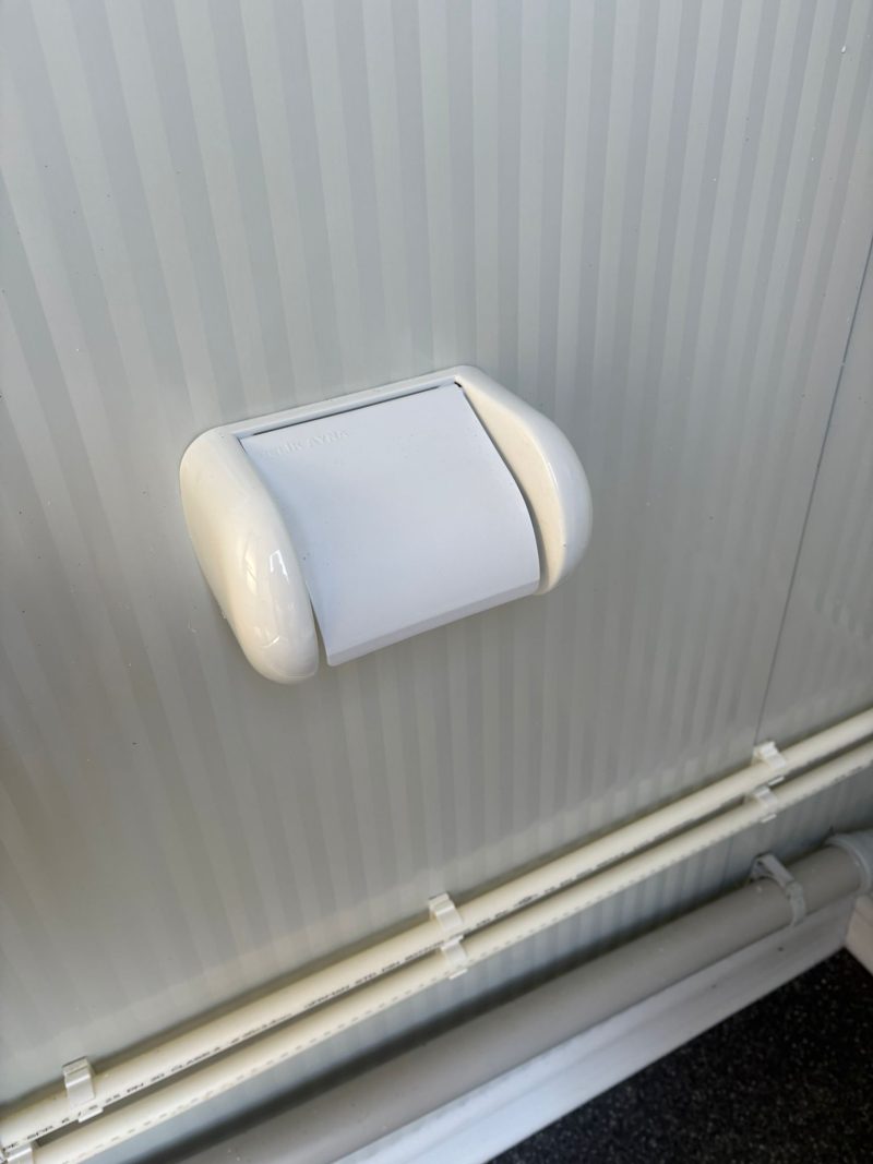 Badkamer met technische ruimte 13