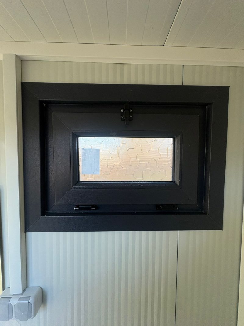 Badkamer met technische ruimte 15
