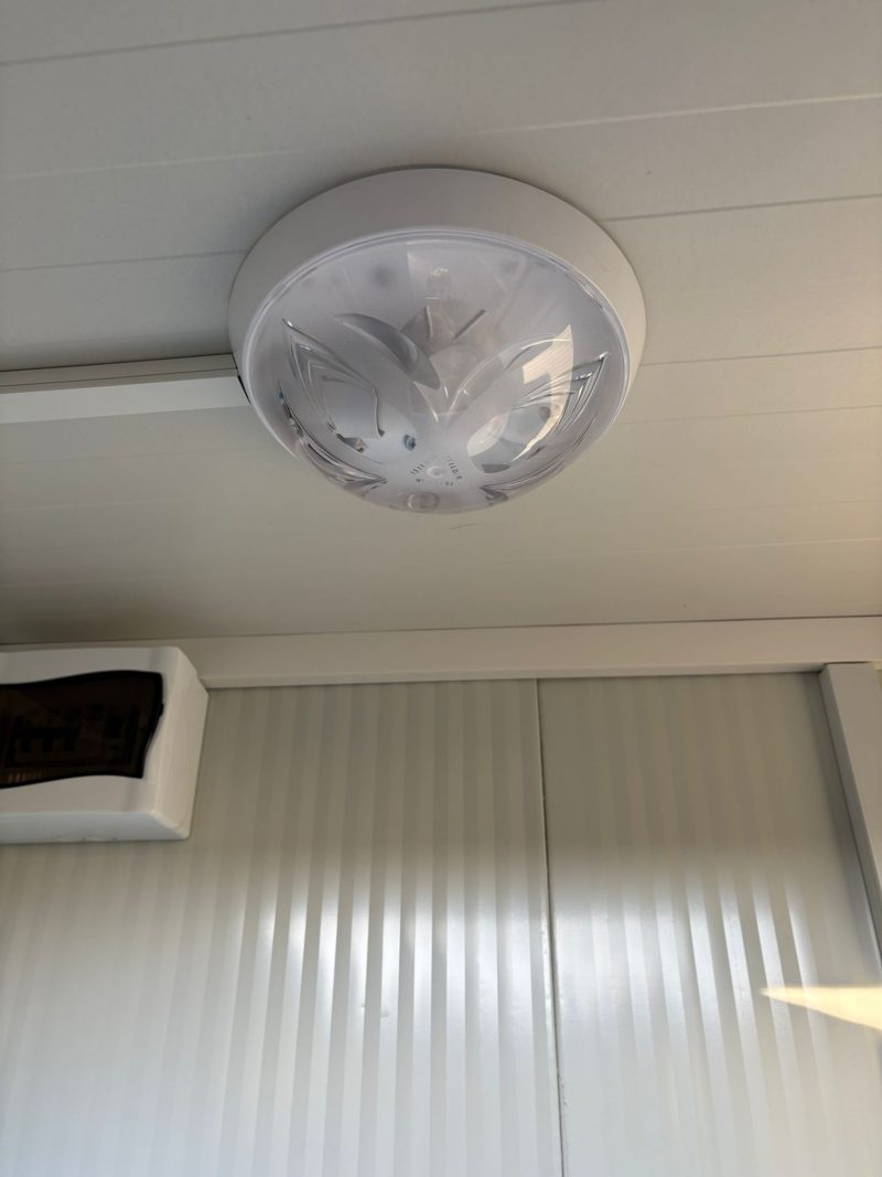Badkamer met technische ruimte 23