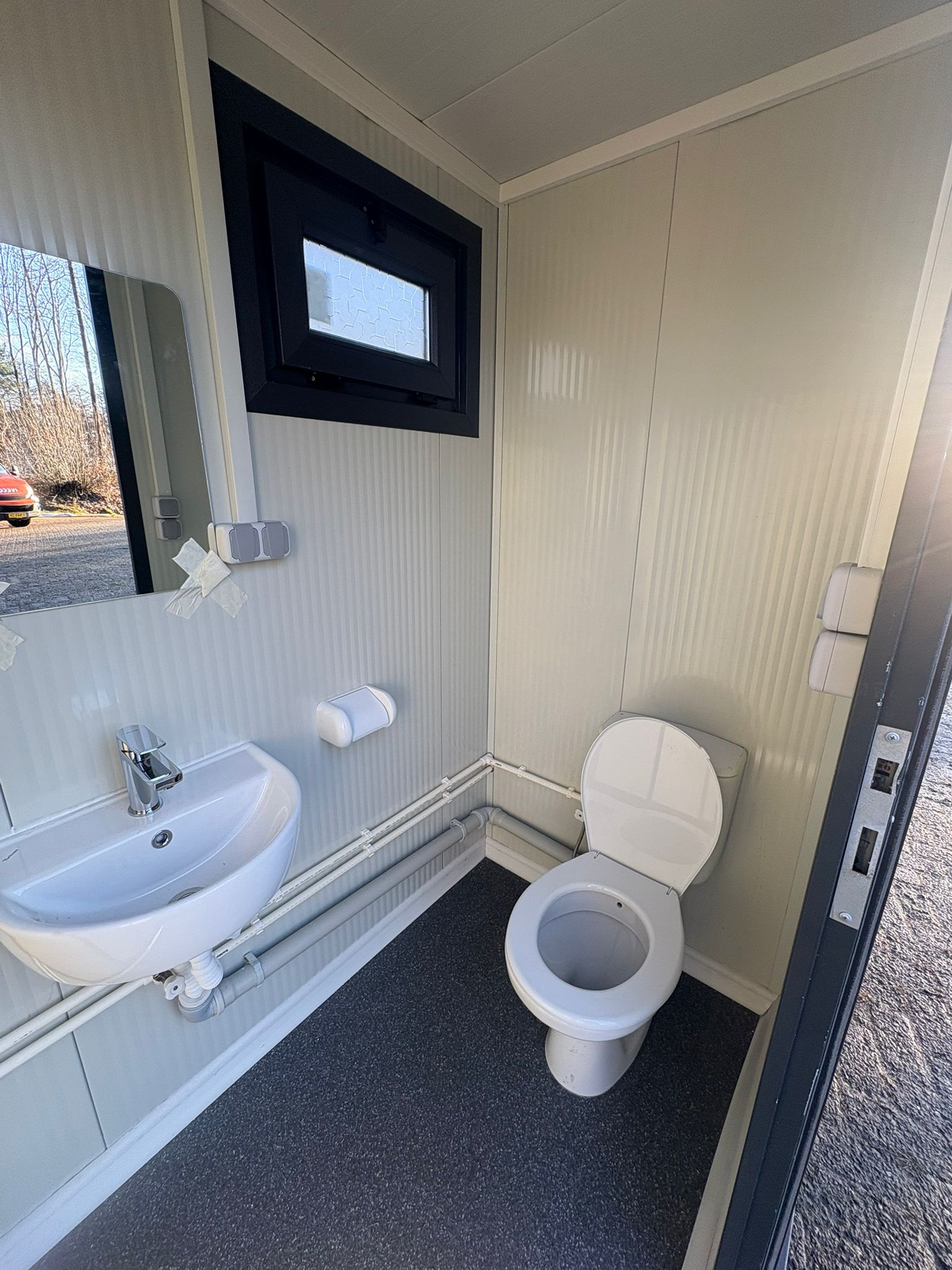 Badkamer met technische ruimte 5