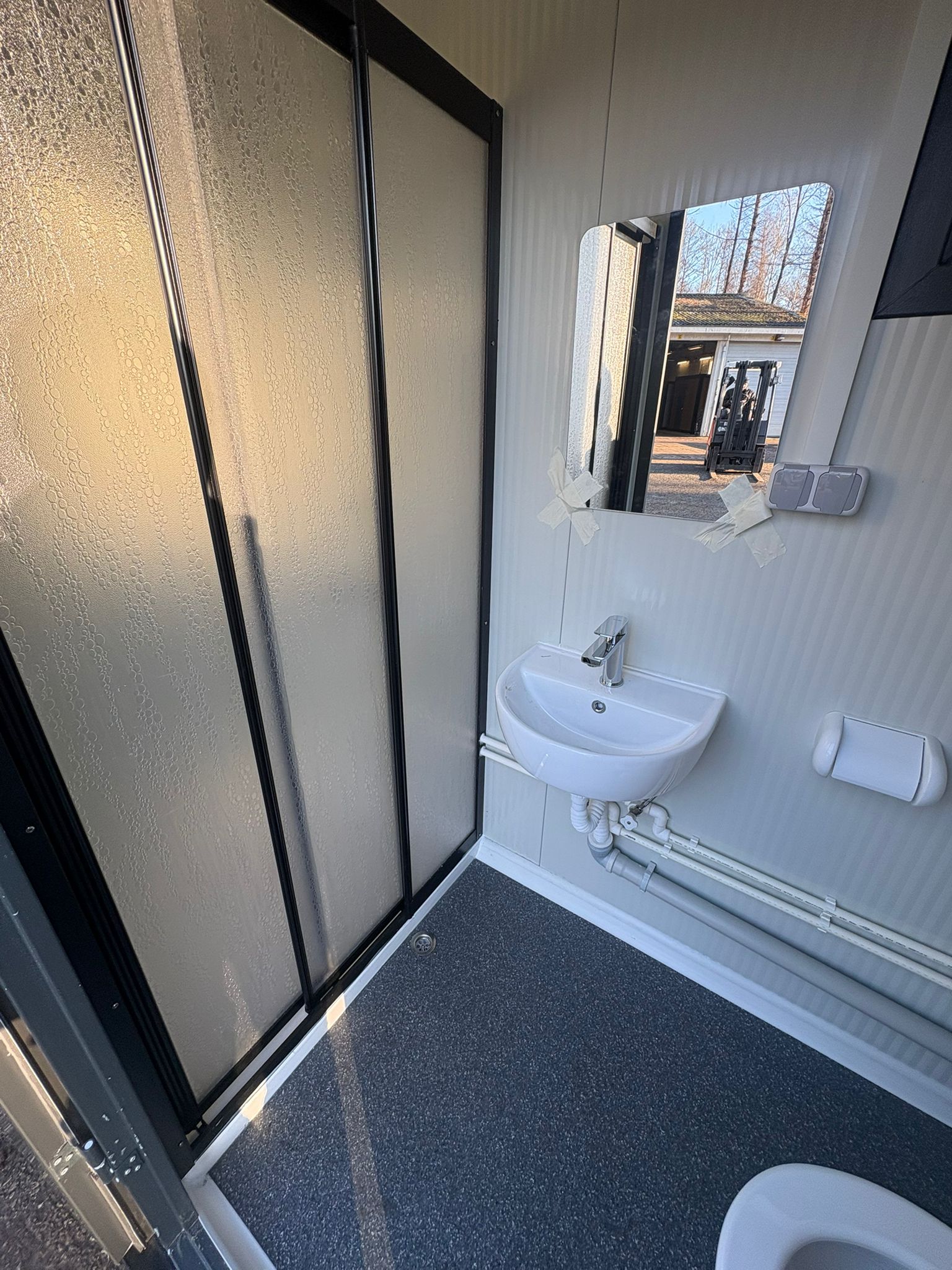 Badkamer met technische ruimte 6