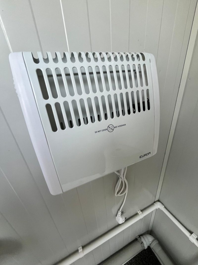 Binnenzijde toilet ruimte 12 badkamer unit 4 deurs