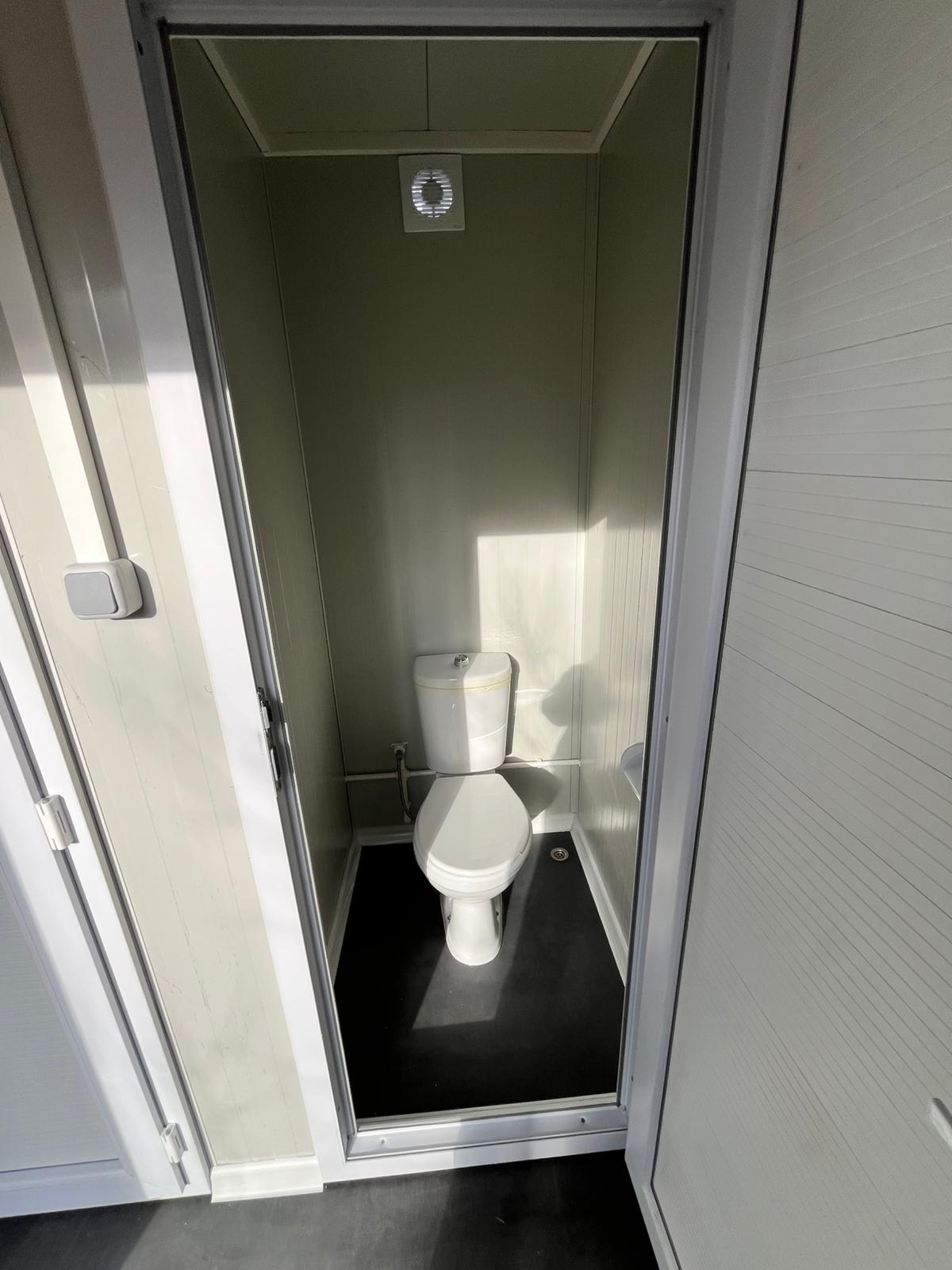 Toiletruimte 3 toiletgebouw
