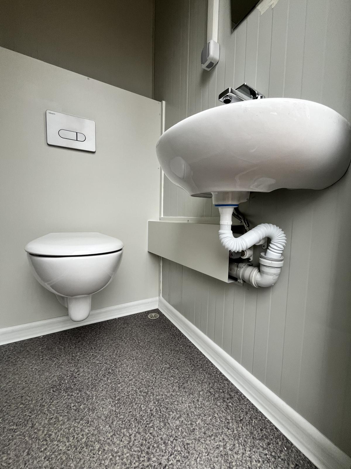 Toiletruimte binnenzijde 3