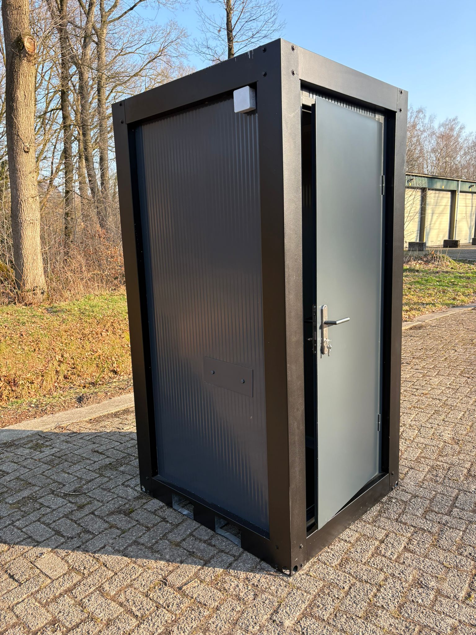 Urinoir unit zijkant buitenzijde